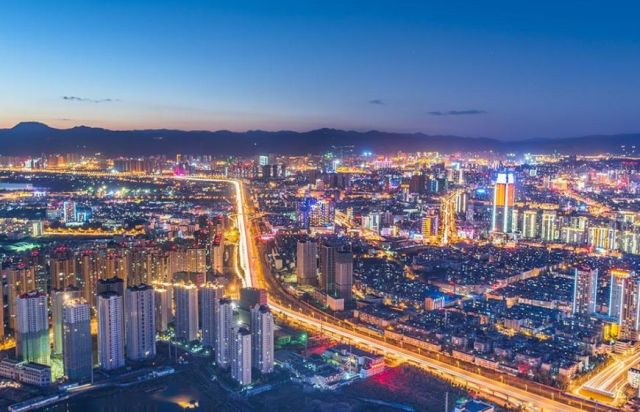 丽江全年gdp是多少_丽江古城图片(3)