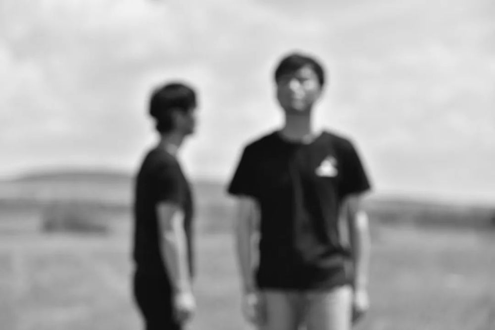 他不知道鲍勃·迪伦，鲍勃·迪伦却知道他