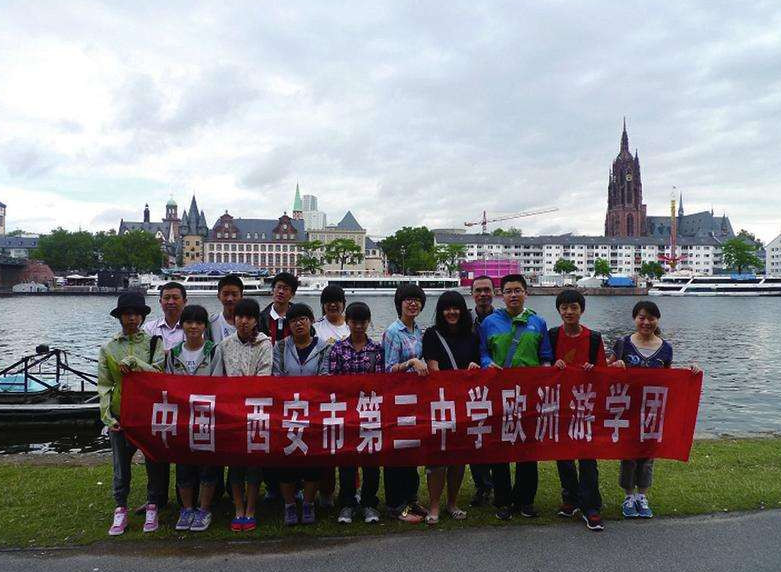 女孩复读一年上北大,母校奖励20万,班主任的一