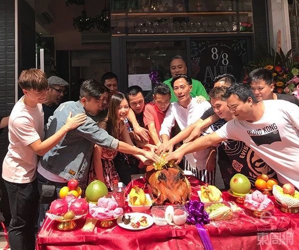 前TVB力捧小生离巢两年升级做老板 曾演《潜行狙击》人气急升