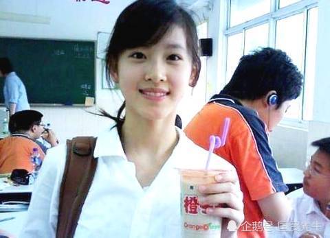 “奶茶妹妹”章泽天昔日旧照曝光  清纯靓丽笑容甜美