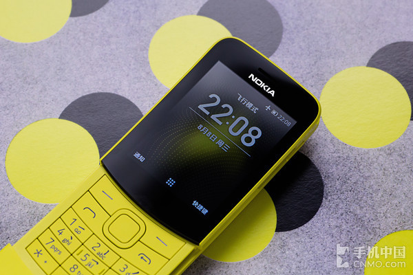 诺基亚8810 4G版评测:香蕉机买来不亏