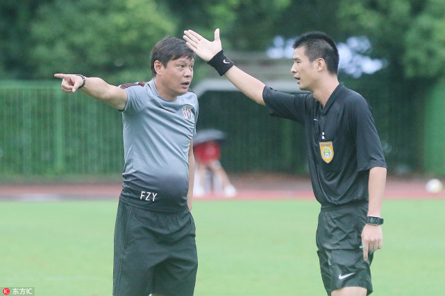 范志毅回应与裁判冲突:不能无视乱吹 影响踢球