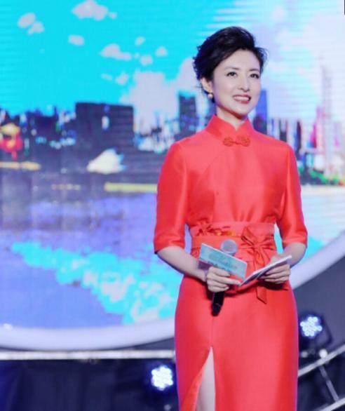 传说传闻说董卿和周涛两酬报了夺取央视一姐位置