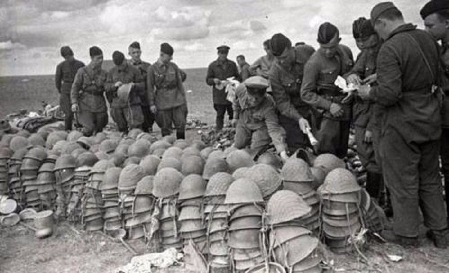 二战时为何日本明知国力远比美国弱鸡,却还急