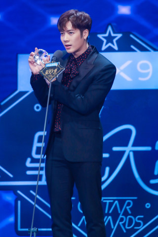 王嘉尔喜获全美青少年选择奖，继章子怡、成龙后的第三位入选华人