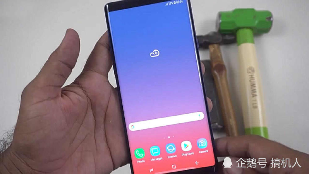三星Note9屏幕有多耐用?老外用5种工具轮番敲