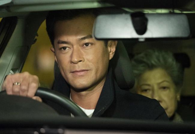 她跟古天乐关系不一般,有他的私人电话,过年时