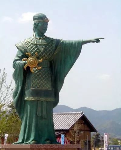 中国只有一个武则天，日本却有八个女天皇