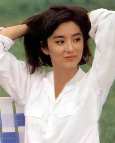 香港第一美人：不是王祖贤也不是李嘉欣，周润发：她美到让人无法呼吸