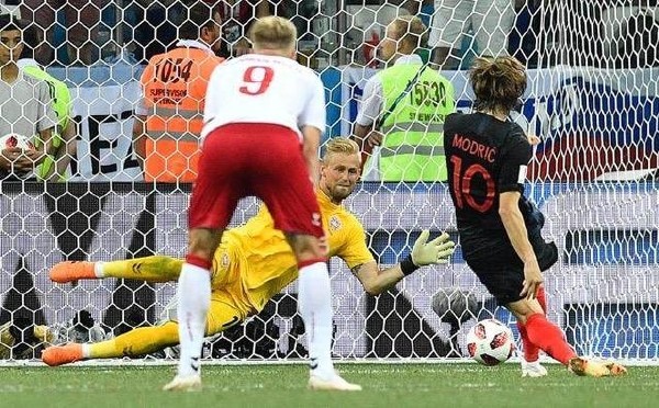 足坛星二代:马尔蒂尼三代红黑情定米兰 贝利儿