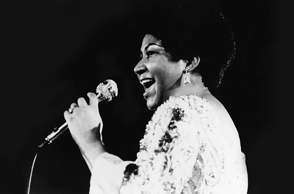 Aretha Franklin的声音，是黑人与女性追求平等的声音。