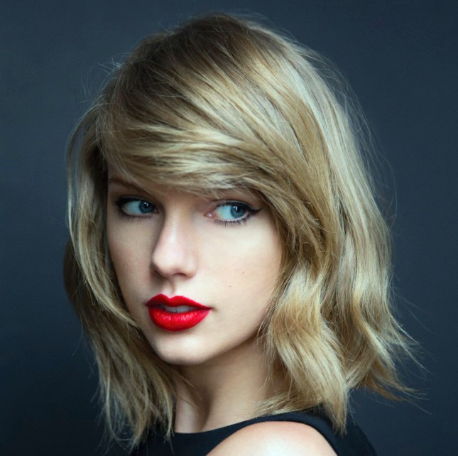 李艾上节目说霉霉是圣母婊，粉丝强烈要求道歉，网友：你有资格吗