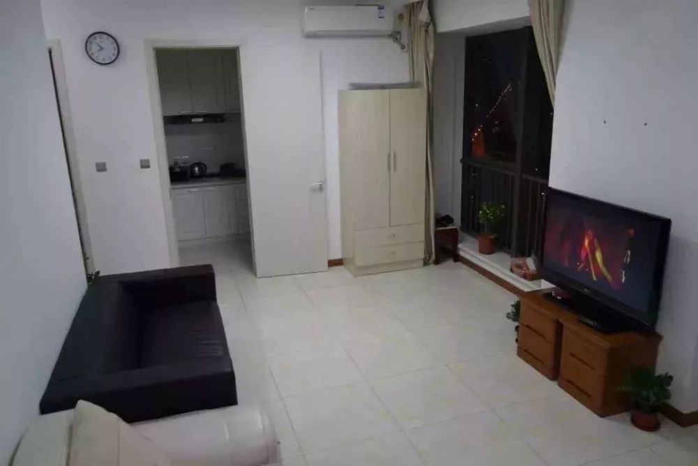 小伙将新房租给漂亮女生 一年后进门快吐了