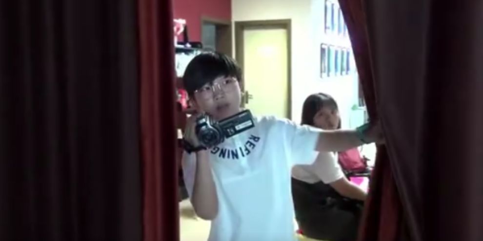 一首《父亲写的散文诗》唱哭众人,我们都难懂