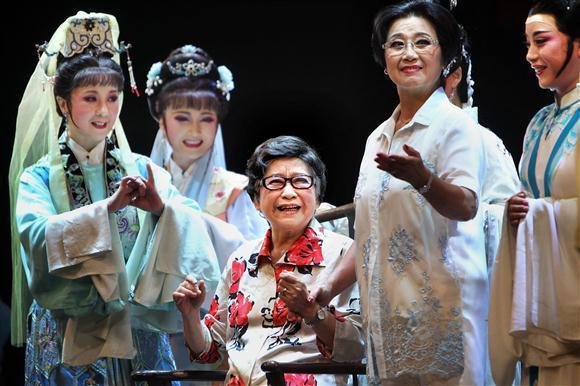 著名越剧表演艺术家毕春芳去世