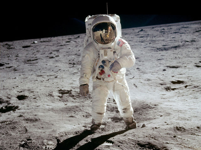 2024年宇航员上月球需300亿美元 NASA计划经费或不够