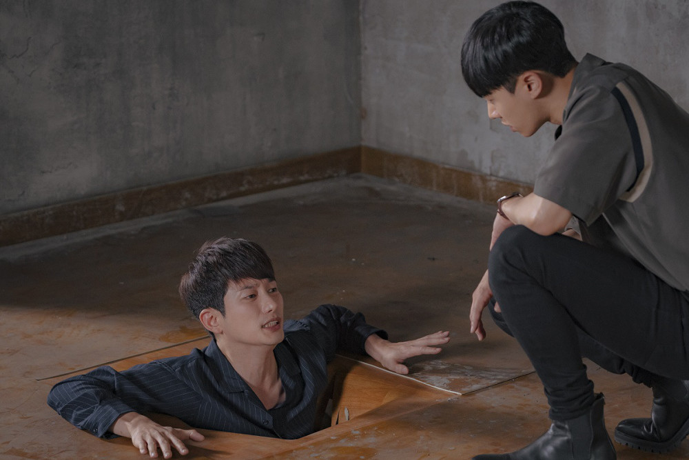 《可爱恐惧》最新剧情:宇宙大明星朴施厚被吊