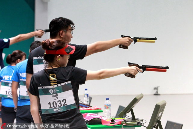 十米气手枪首金组合:落后时曾紧张 相信彼此最