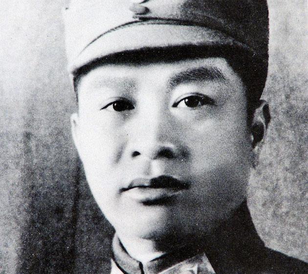 军长:叶挺(1896年9月10日—1946年4月8日,原名叶为询,字希夷,号西平