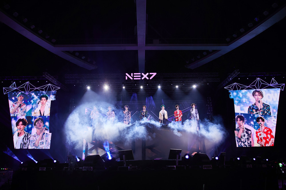 乐华七子NEXT广州热力开唱 T台走秀hold住全