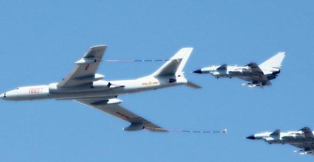 我军220吨巨兽起飞,火警灯闪烁警报声大作,飞