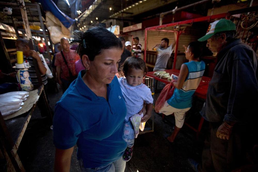 委内瑞拉人紧张地等待着戏剧性的经济改革 买