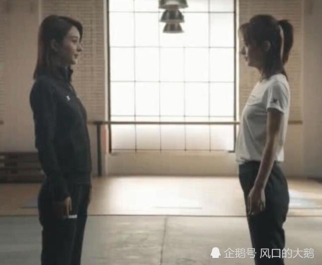 赵丽颖接运动广告,一身黑色运动装小腹平坦,怀