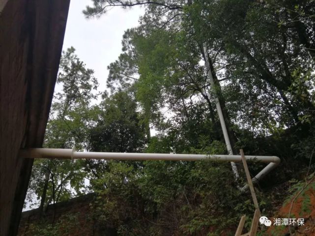 湘潭一企业排放废水气味呛人 遭市民举报后停产