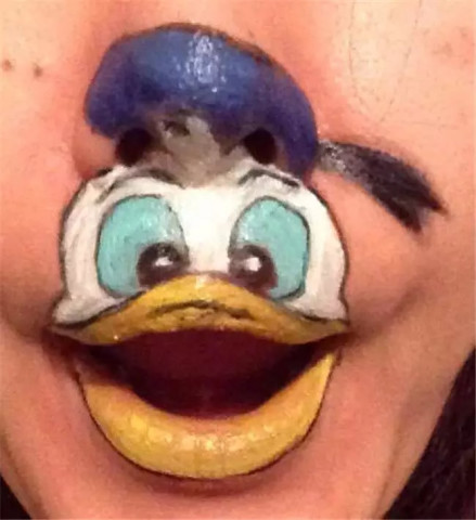 <em>妹纸玩卡通 唇艺</em>画 ,逗B又可爱!_订阅_腾讯网