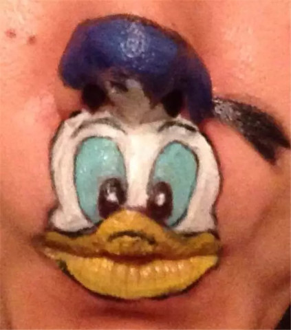 <em>妹纸玩卡通 唇艺</em>画 ,逗B又可爱!_订阅_腾讯网