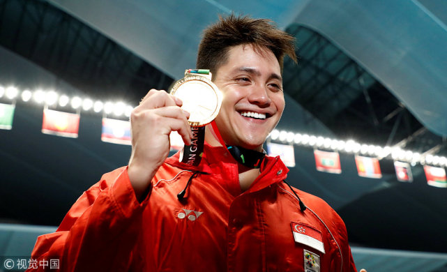 斯库林百米蝶泳获新加坡首金 卫冕背后的新加坡兵役制