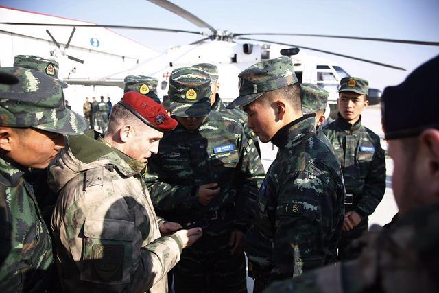 俄罗斯针对中国搞战略演习?解放军这个动作让