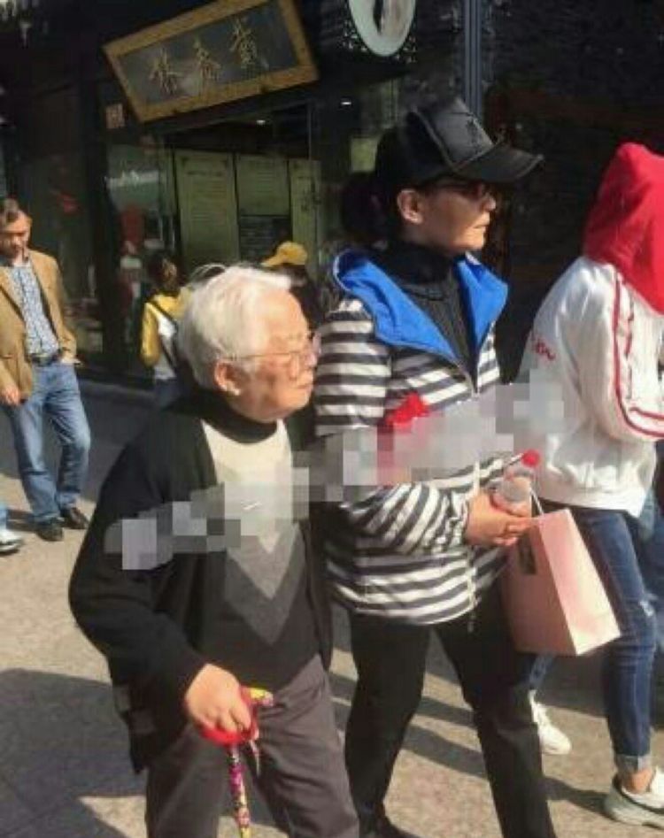 潘虹身世之谜被揭，亲生爸爸疑是前苏联援助专家