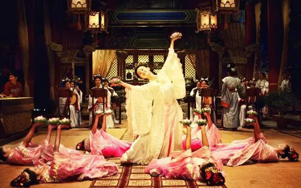 拥有11个<em>皇后</em>的<em>好色</em>皇帝风流夜生活_订阅_腾