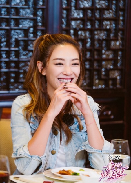 应采儿分享育儿心得称儿子玩具从不放客厅，却被酸有保姆房子大？