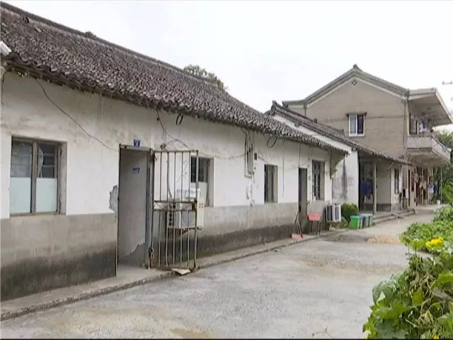 奇葩盗贼偷窃女性内衣几十条 疑患有严重恋物癖