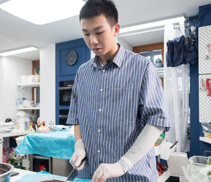 曾比欧豪还火却穷到要回家种地,如今凭借着综