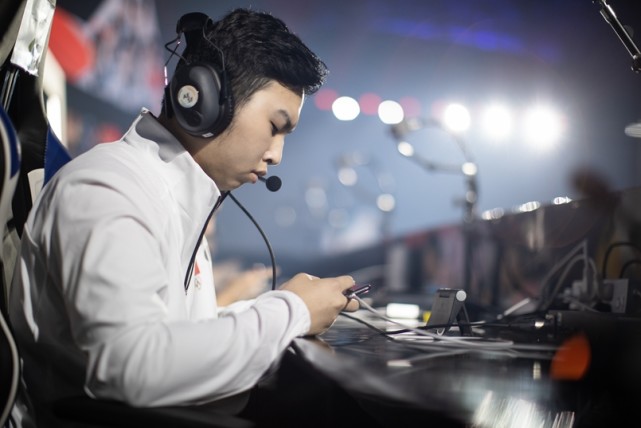 亚运AOV表演赛:中国队挺进决赛!老帅无愧最强