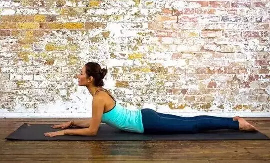 开练 |上班劳累一整天 这10个瑜伽动作让你重回