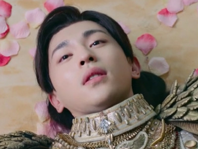 《香蜜》旭凤被捅后只问了两个问题,最后的一滴泪和锦觅的一声