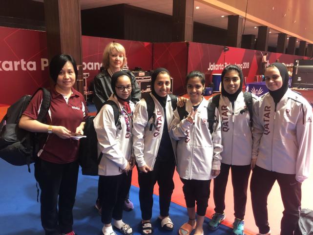 首次男女搭档出战混双比赛 金牌成绩外沙漠中的卡塔尔乒乓球