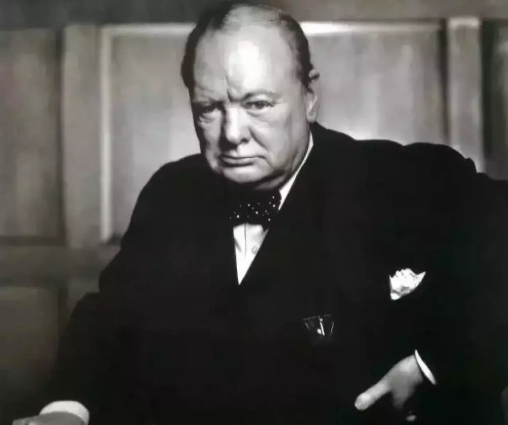 丘吉尔写部二战回忆录，凭什么能获诺贝尔文学奖