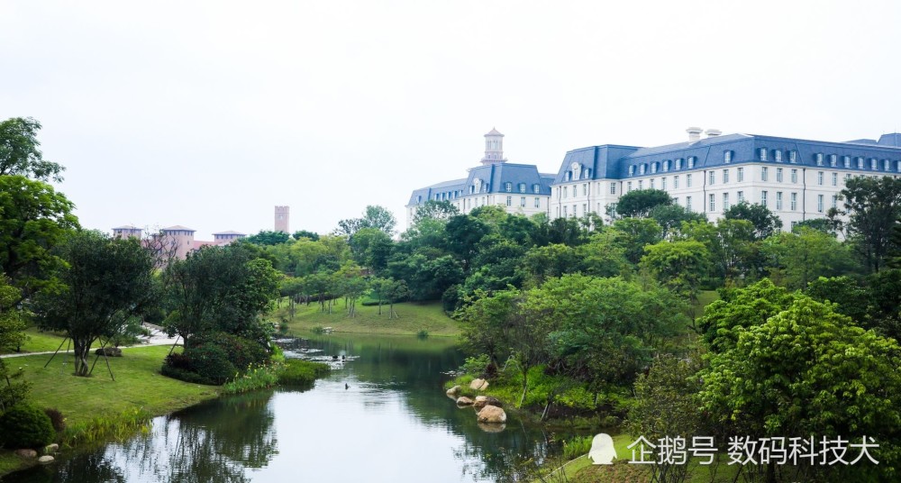 华为东莞新园区实拍:耗资100亿打造 公寓每平米8500元