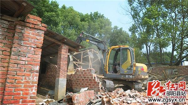 邵阳:退养禁养区规模养殖场 守护森林公园