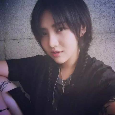 明明可以靠颜值,顶着<em>女版吴亦凡</em>称号非要搞纹