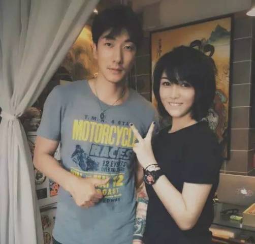 明明可以靠颜值,顶着<em>女版吴亦凡</em>称号非要搞纹