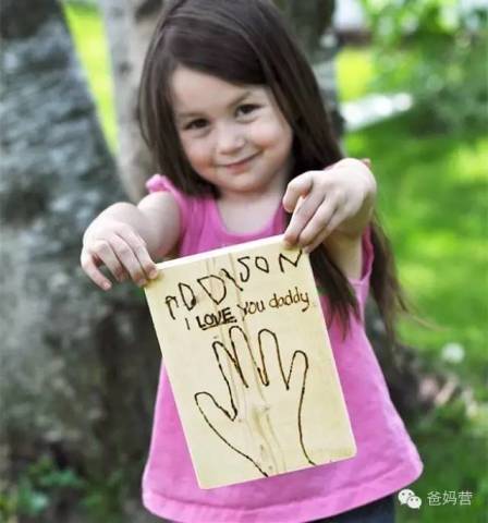 1-3岁小宝宝怎么送父亲节礼物?看看这些神奇的