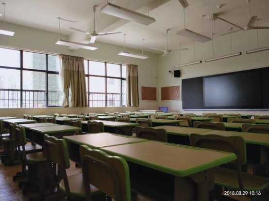 新塘路与向阳路交汇处附近 株洲美的学校9月1