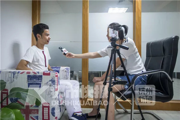 发际线男孩表情包走红网络 但他说:我一点不想